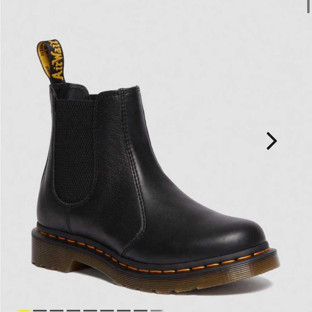 Women’s 2976 Dr.Marten boots NIB 8 black nubuck